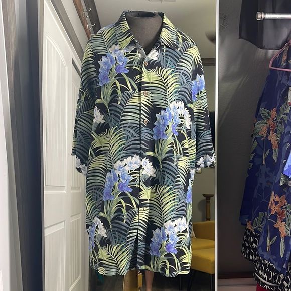Tommy Bahama Other - Tommy Bahama 100% silk button down shirt Size: XLT